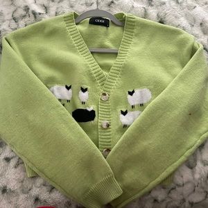 Brand new sweater, worn once. Smoke and pet free home, size large